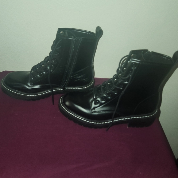 Sleek Black Ichigo Combat Boots for Women Size 7.5 - Picture 4 of 11
